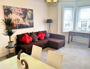 Very Spacious G.Floor Apartment w/Patio
